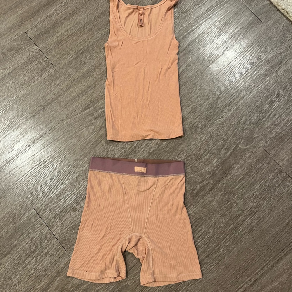 Skims Lounge Tank and Boxer Shorts- top xxs , bottoms xs